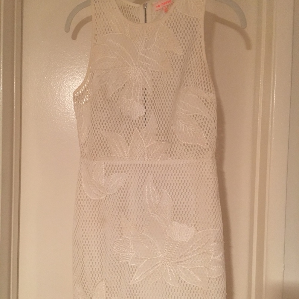Mesh dress with flower embroidery